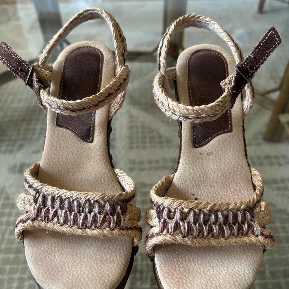 Sbicca Tan and Brown Women's Sandals